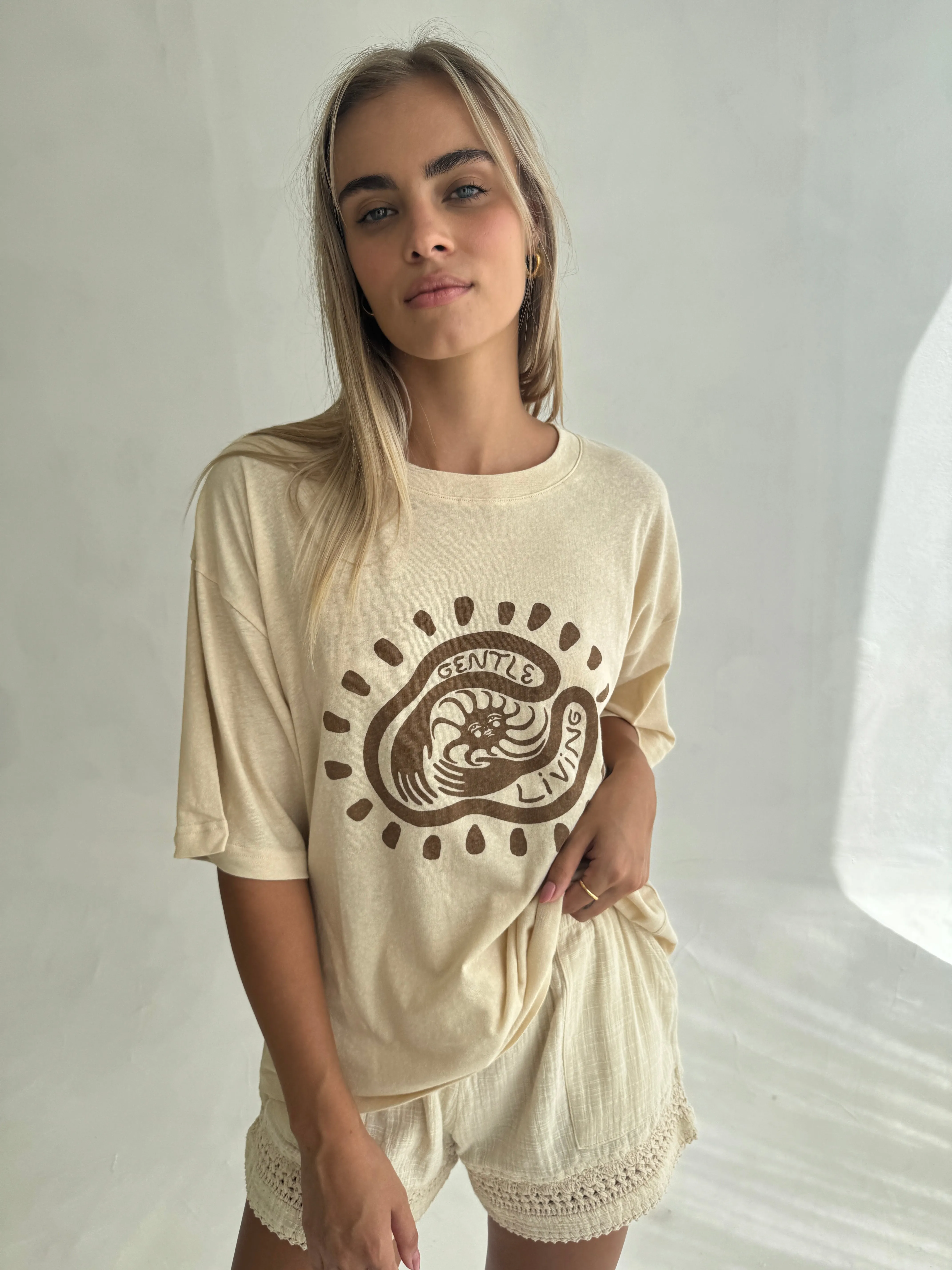 GENTLE LIVING TEE - NATURAL