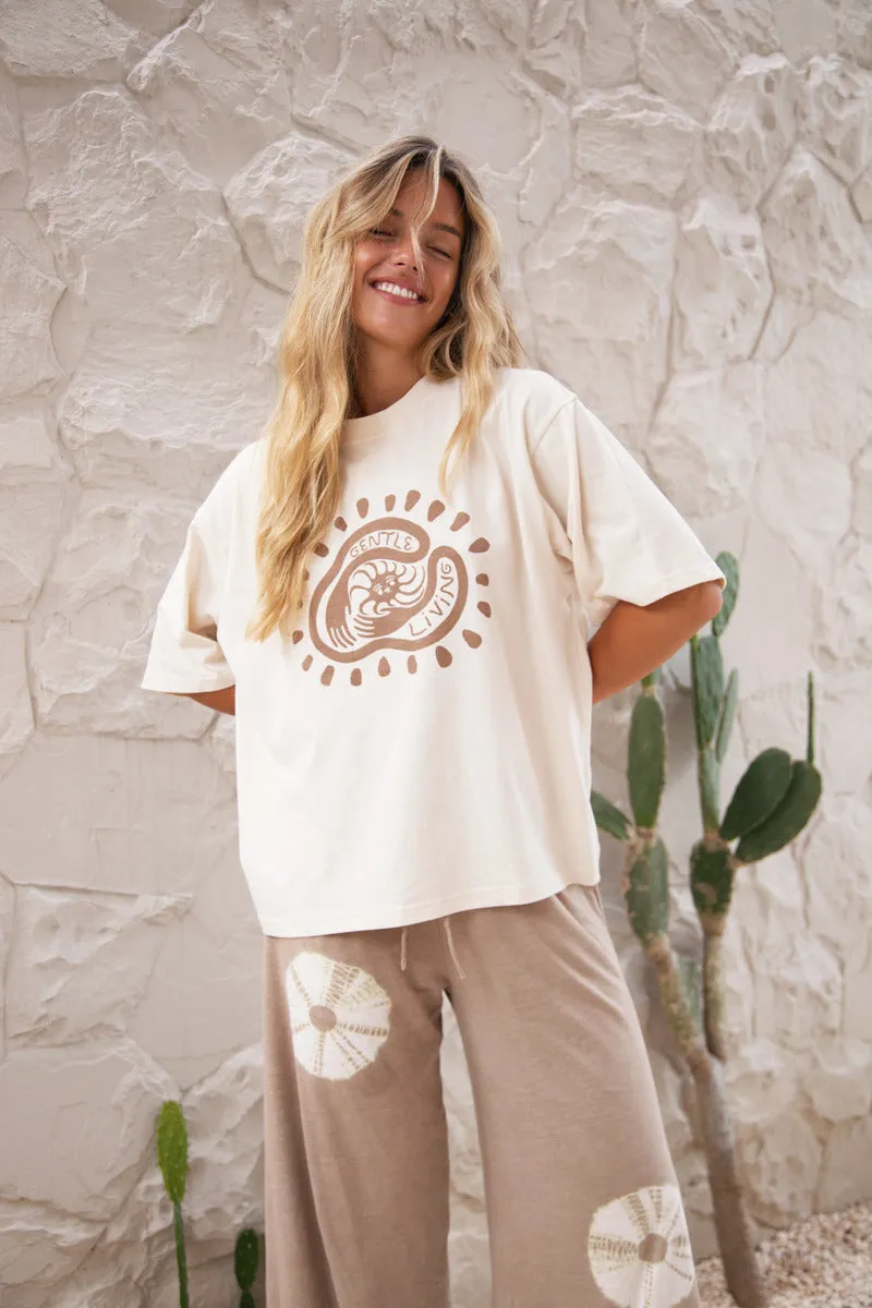 GENTLE LIVING TEE - NATURAL