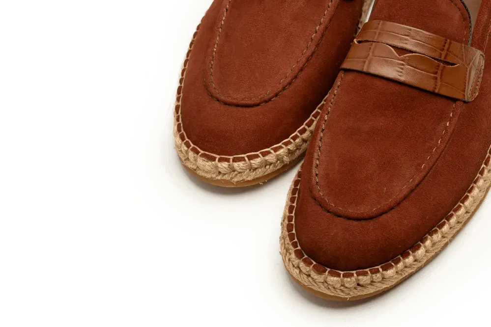 LOGO 11013 TAN