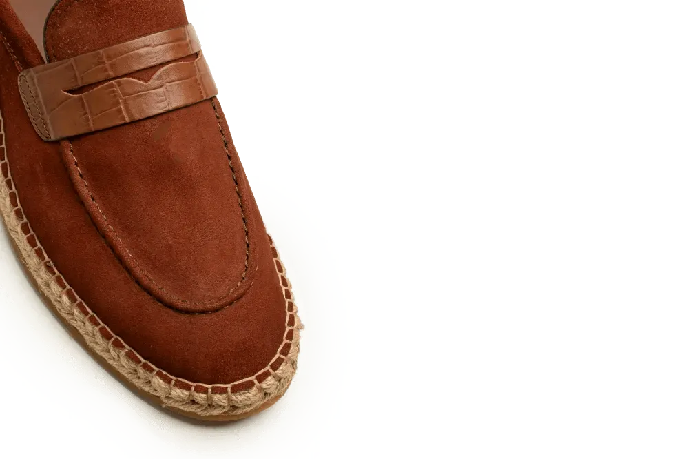 LOGO 11013 TAN