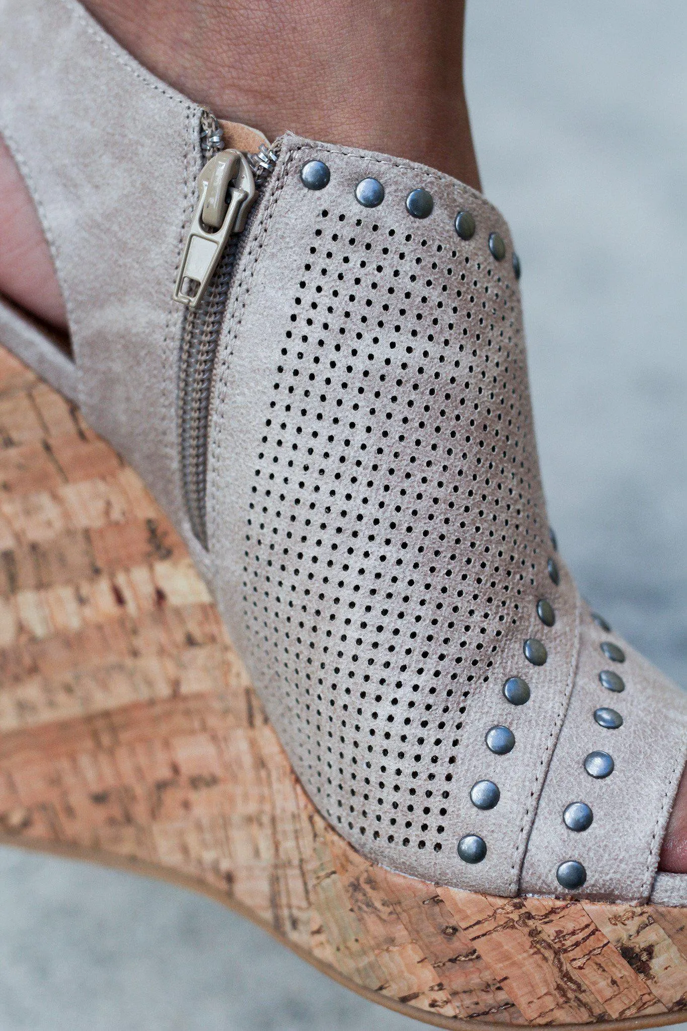 Sinni Cream Wedges