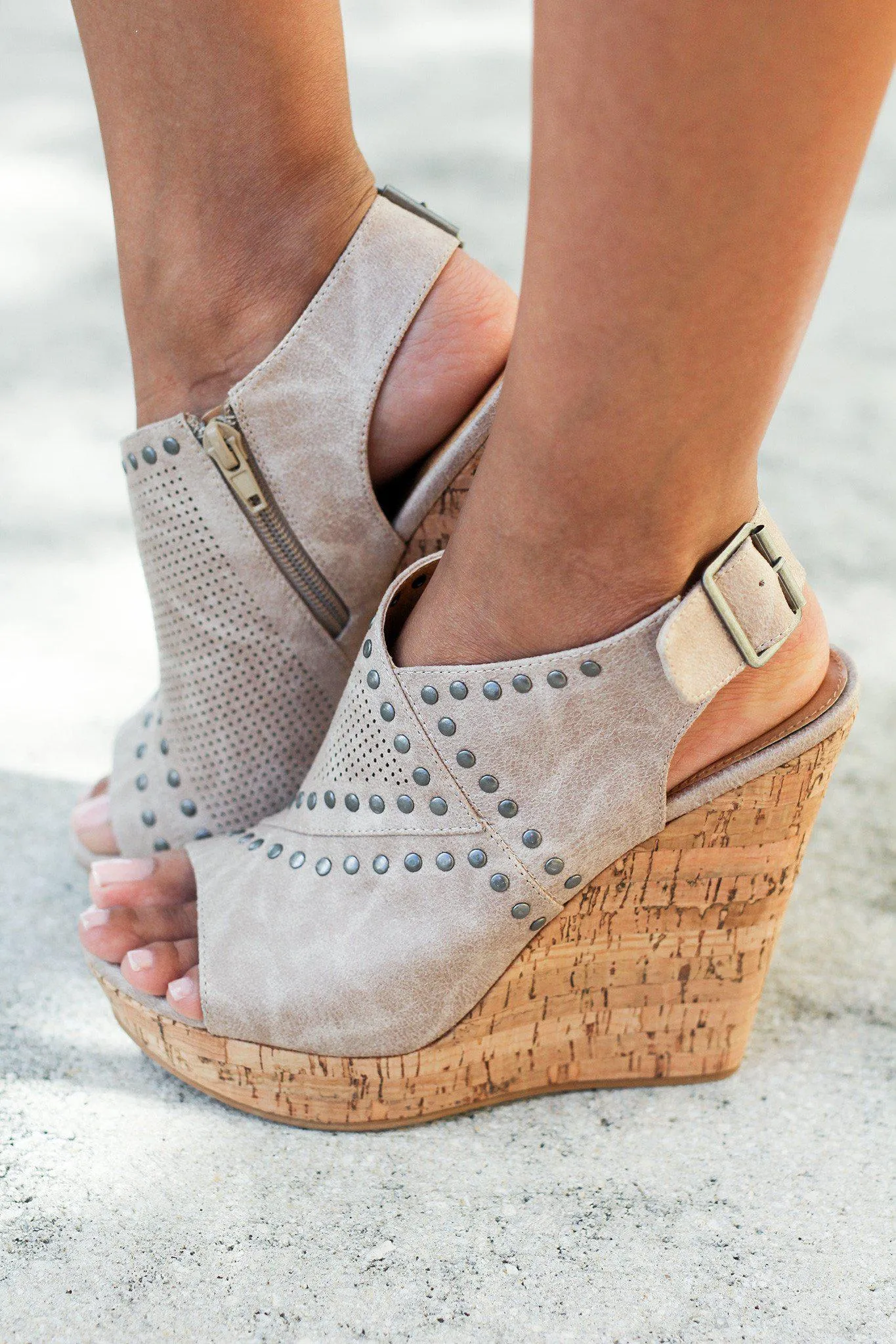 Sinni Cream Wedges