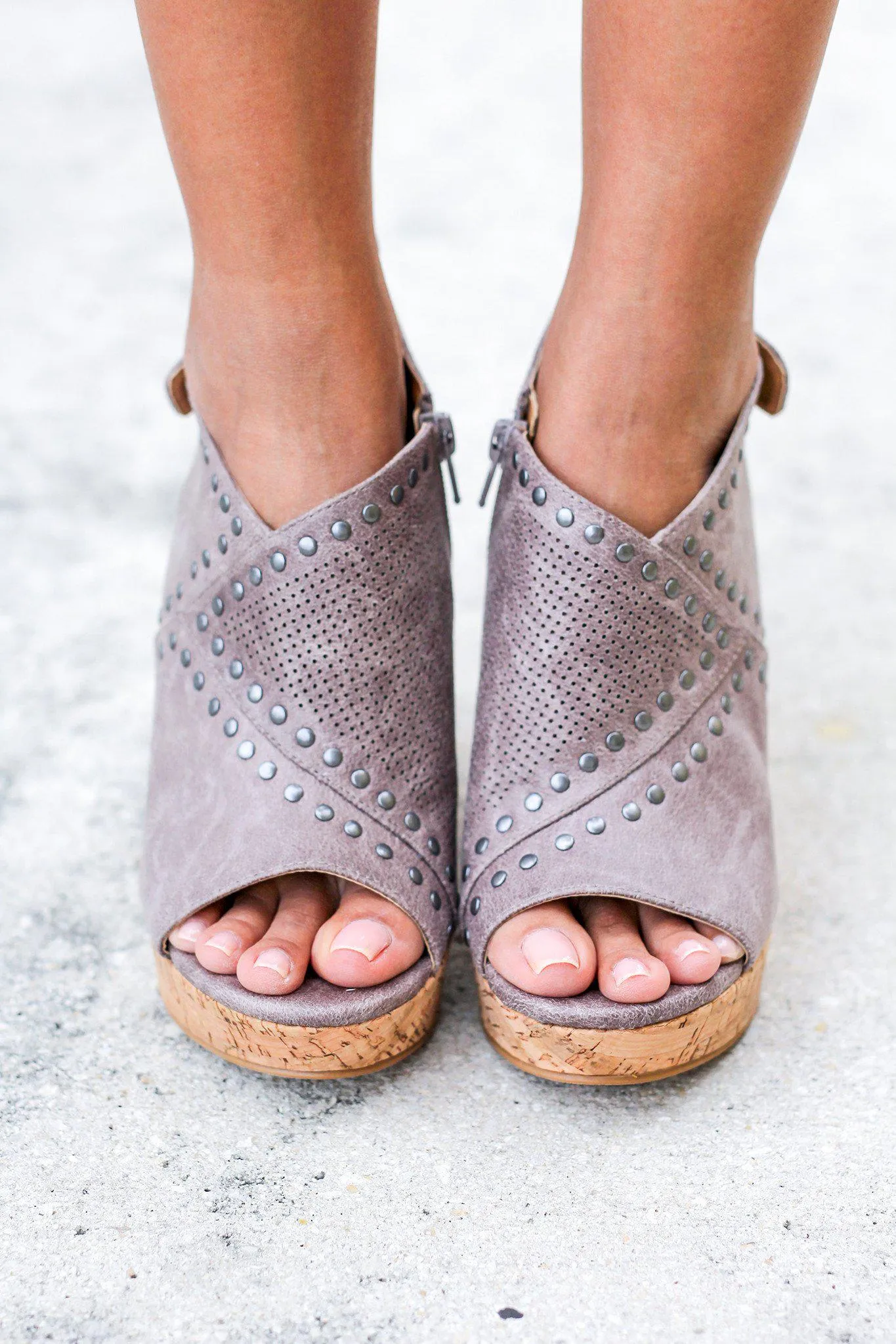 Sinni Gray Wedges