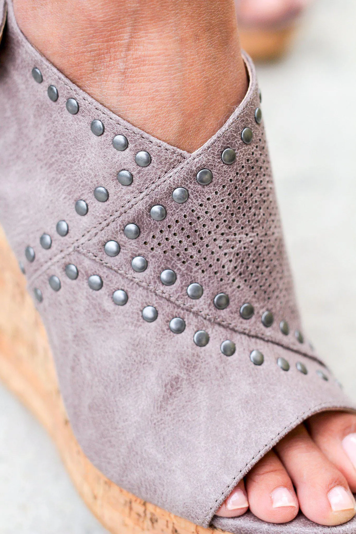 Sinni Gray Wedges